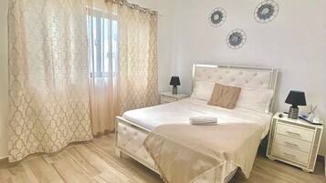 3 Schlafzimmer, Bügeleisen/Bügelbrett, WLAN, Bettwäsche