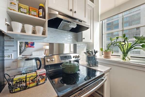 Microwave, oven, stovetop, dishwasher