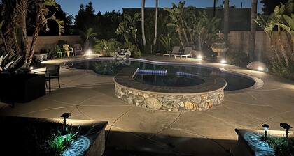 AMAZING Family- Friendly Villa with Pool + BBQ + Fire-pit, Disney & Water Park