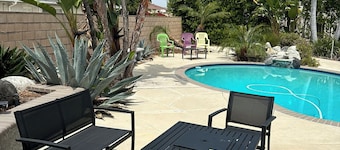 AMAZING Family- Friendly Villa with Pool + BBQ + Fire-pit, Disney & Water Park
