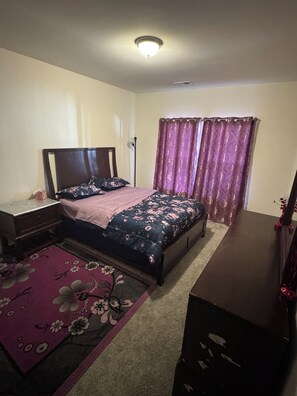2 bedrooms, iron/ironing board, Internet, bed sheets