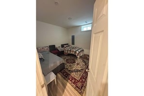 2 bedrooms, iron/ironing board, Internet, bed sheets