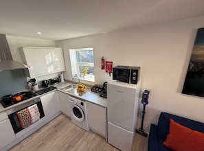Apartment, City View | Private kitchen