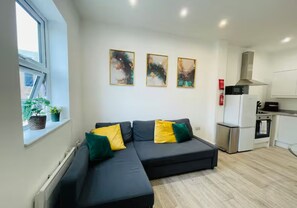 Apartment, City View | Living area