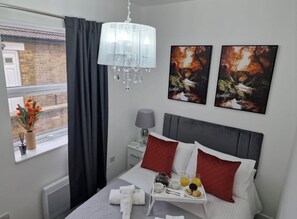 Carina 10 A | Free WiFi - Market Street in Watford by Prime Stay (Watford)