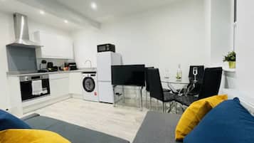 Apartamento, vistas a la ciudad | Zona de estar