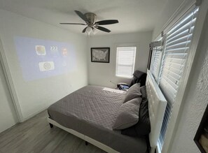 2 habitaciones, cuna de viaje, wifi gratis y ropa de cama 