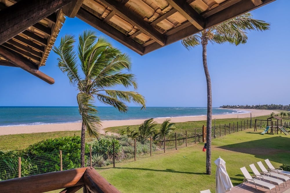 Apt. in a Seaside Condominium Itacimirim-ba Iab109