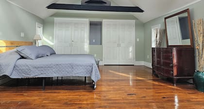 Discreet 1 Bedroom getaway