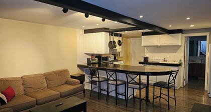 Discreet 1 Bedroom getaway