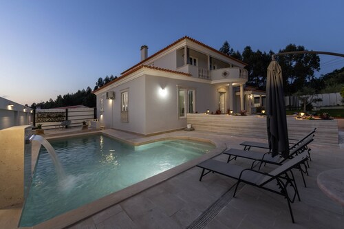 Lagoon & Deluxe Villa - Luxury Pool & Sauna