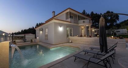 Lagoon & Deluxe Villa - Luxury Pool & Sauna