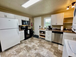 Microwave, oven, stovetop, dishwasher