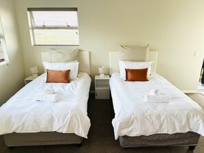 5 slaapkamers, een strijkplank/strijkijzer, wifi, beddengoed