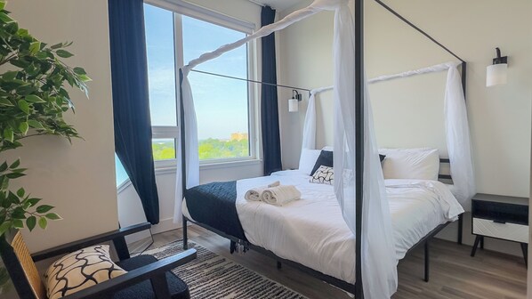 3 bedrooms, desk, iron/ironing board, free WiFi