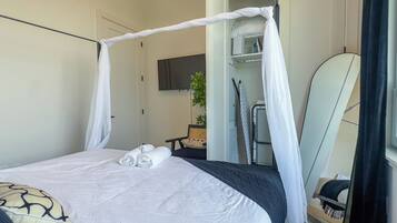 Desk, iron/ironing board, free WiFi, bed sheets