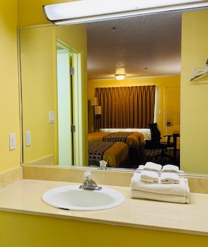 Standard Double Room, 2 Katil Ratu (Queen) | Sinki Bilik Mandi