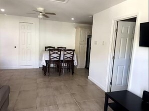 Deluxe Condo, Mountain View | In-room dining