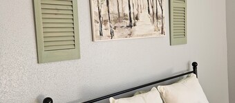 Fully Furnished 1-bedroom apartment in the medical district of charming Lufkin