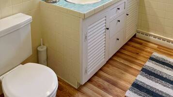 SĂšche-cheveux, serviettes fournies