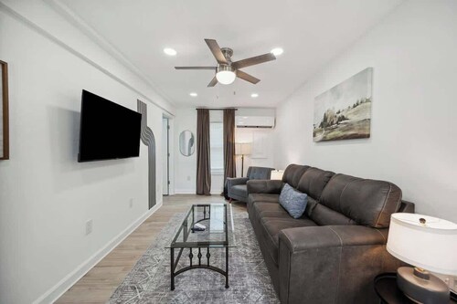 Affordable 2BR/1BA up to 6 ppl