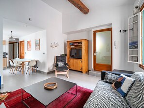 Unclassified image, 3 of 12, button