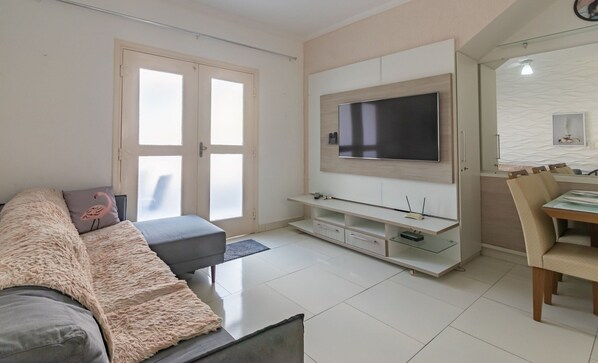 Basic Apartment | Living area - House With Pool and Barbecue Porto S. - BA Flo001 (Porto Seguro)