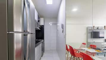 Basic Apartment | Private kitchen | Cookware/dishes/utensils