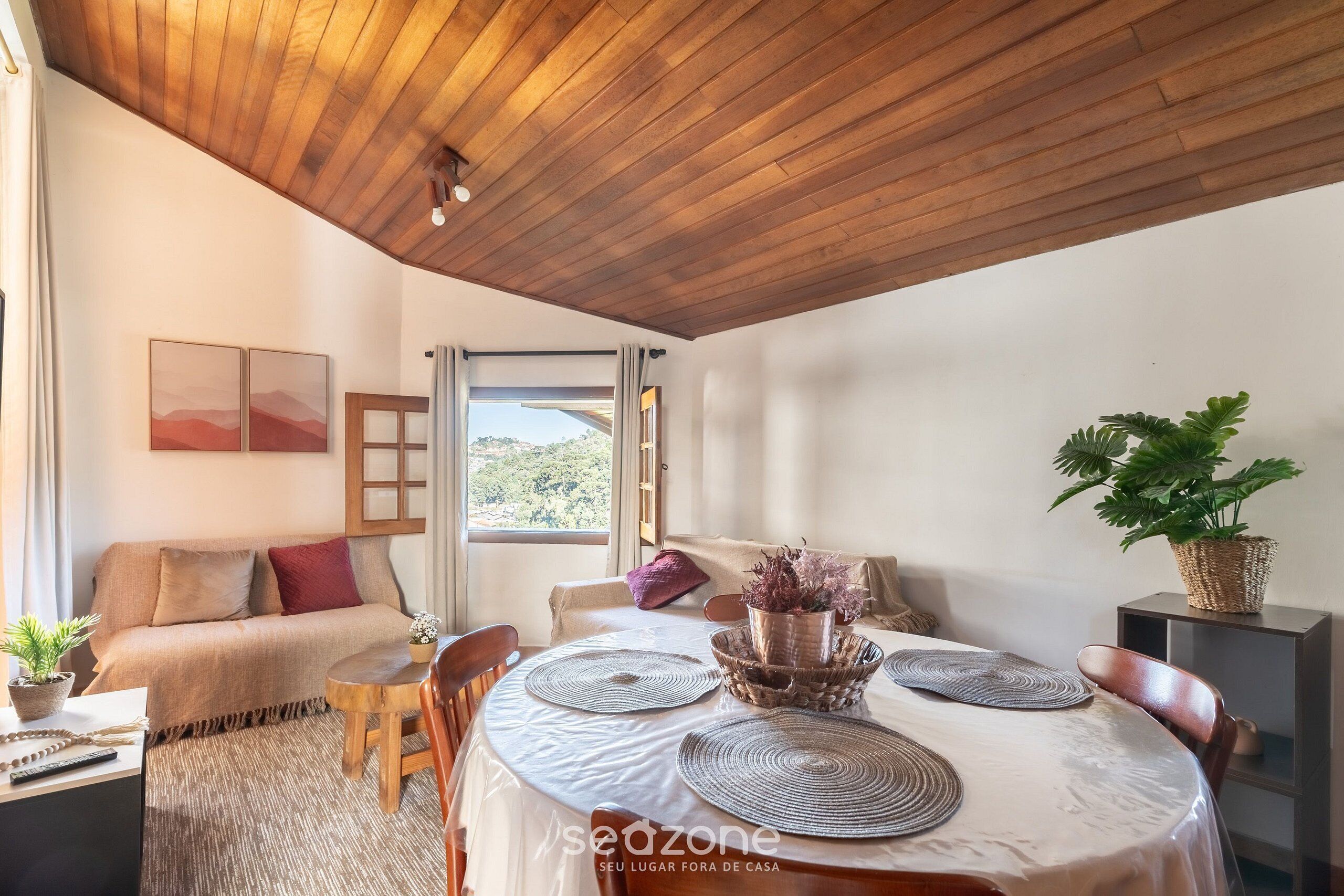 Basic Villa | Dining