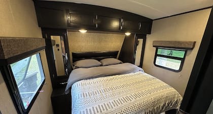 Montana Moon RV #3 on the Lake