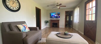 Cozy Peacock House in quiet neighborhood in Jackson