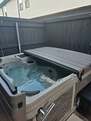 Bañera de hidromasaje exterior