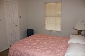 4 bedrooms, free WiFi, bed sheets