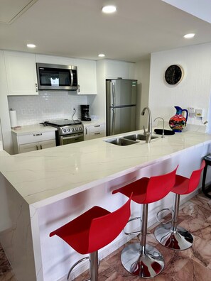 Fridge, microwave, oven, stovetop