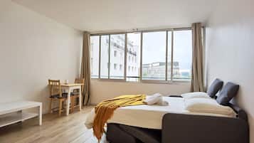 1 slaapkamer, een strijkplank/strijkijzer, wifi, beddengoed