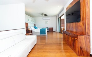 5 habitaciones, caja de seguridad en la habitación y escritorio 