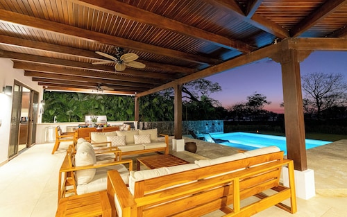  Luxury Beachfront Villa with Direct Beach Access. Hacienda Pinilla. Tamarindo.