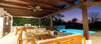 Luxury Beachfront Villa with Direct Beach Access. Hacienda Pinilla. Tamarindo.