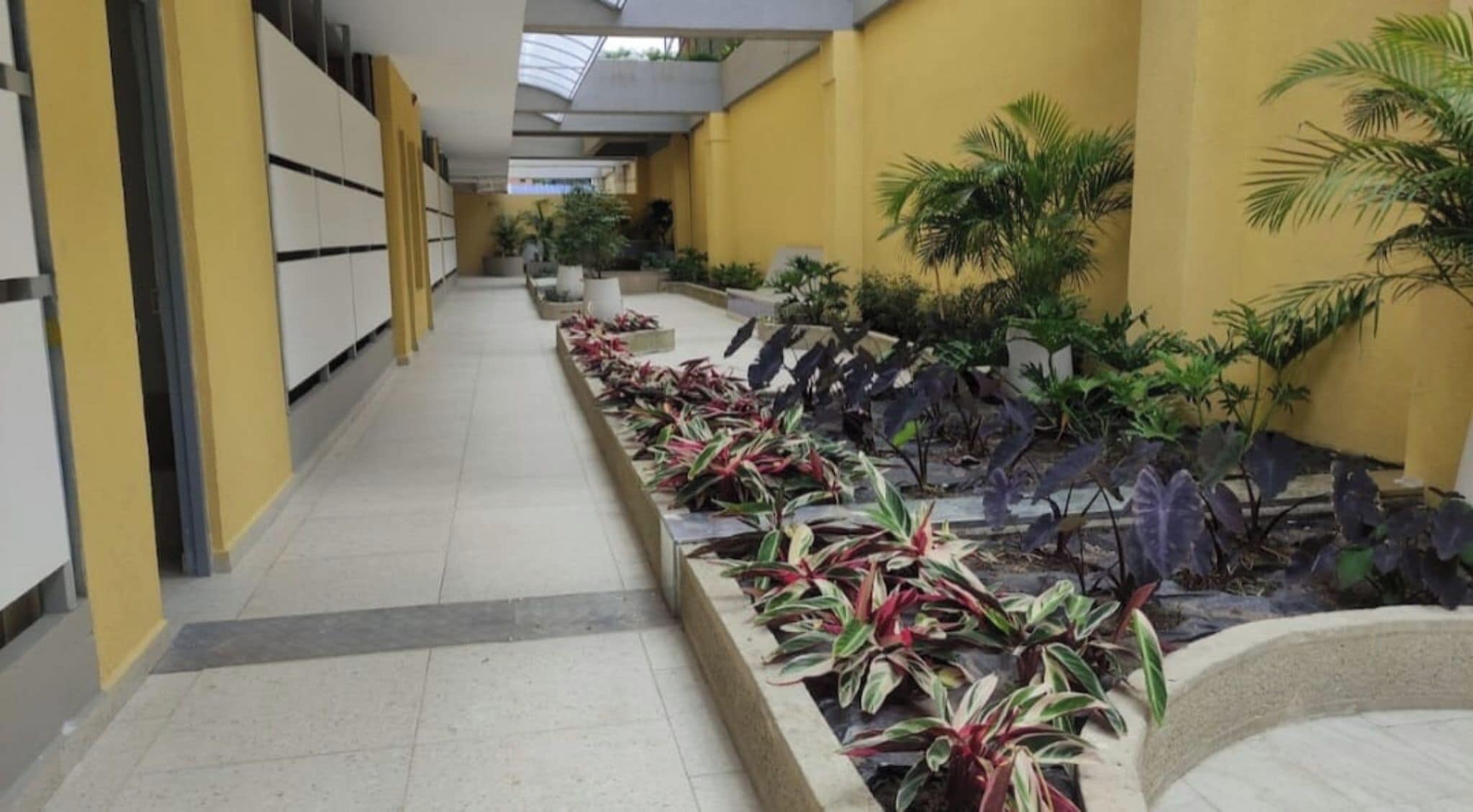 Pintu masuk properti