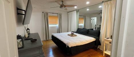 2 bedrooms, iron/ironing board, WiFi, bed sheets