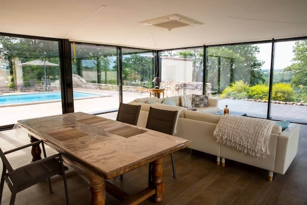 Interior - Le Rocal, close to Monbazillac in the shadow of Bergerac (Pomport)