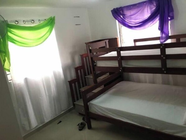 3 chambres, Wi-Fi gratuit, draps fournis
