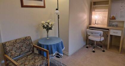 Executive Family Retreat Near Vancouver – Sleeps 6, Golf, Business & Photography