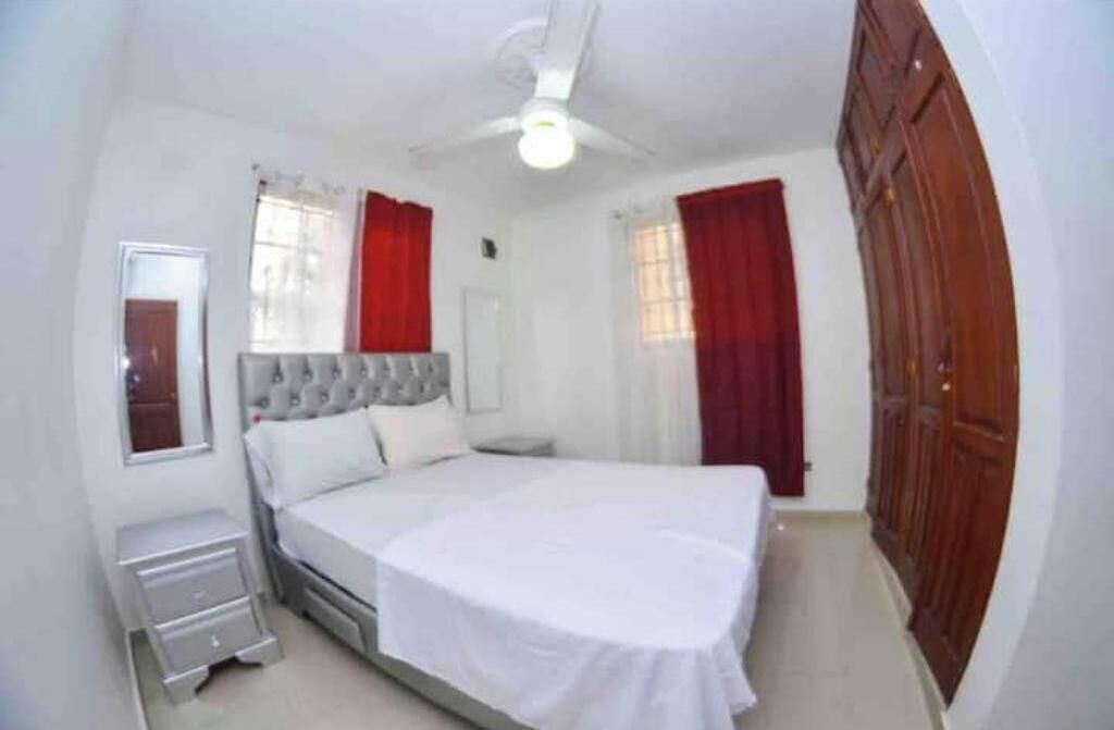 3 habitaciones, wifi gratis, ropa de cama y acceso para silla de ruedas 