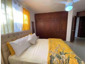 3 habitaciones, wifi gratis, ropa de cama y acceso para silla de ruedas 