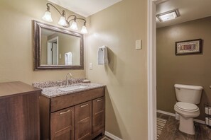Shower, towels - Chalet Village D2 (Brian Head)