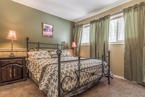 2 bedrooms, WiFi, bed sheets - Chalet Village D2 (Brian Head)