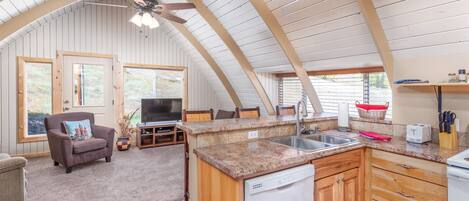 Réfrigérateur, micro-ondes, four, lave-vaisselle