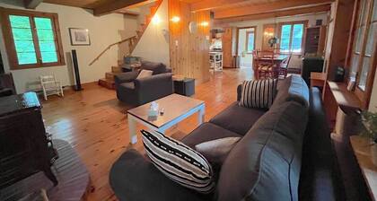 Typical Canadian house - Charm and nature in St-Adolphe