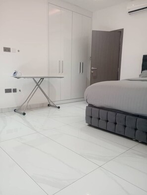 1 chambre, fer et planche à repasser, Wi-Fi, draps fournis